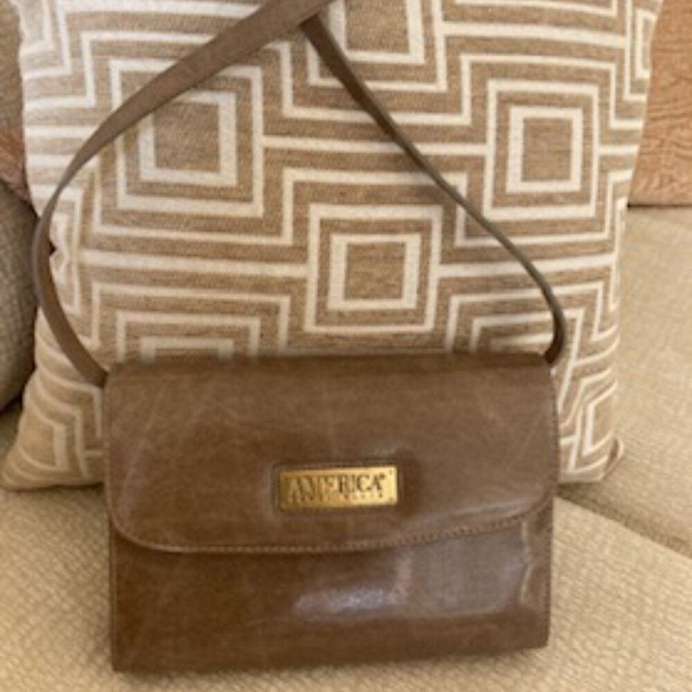 Perry Ellis America Tan Crossbody Bag 6 x9 size bag with 24 in strap